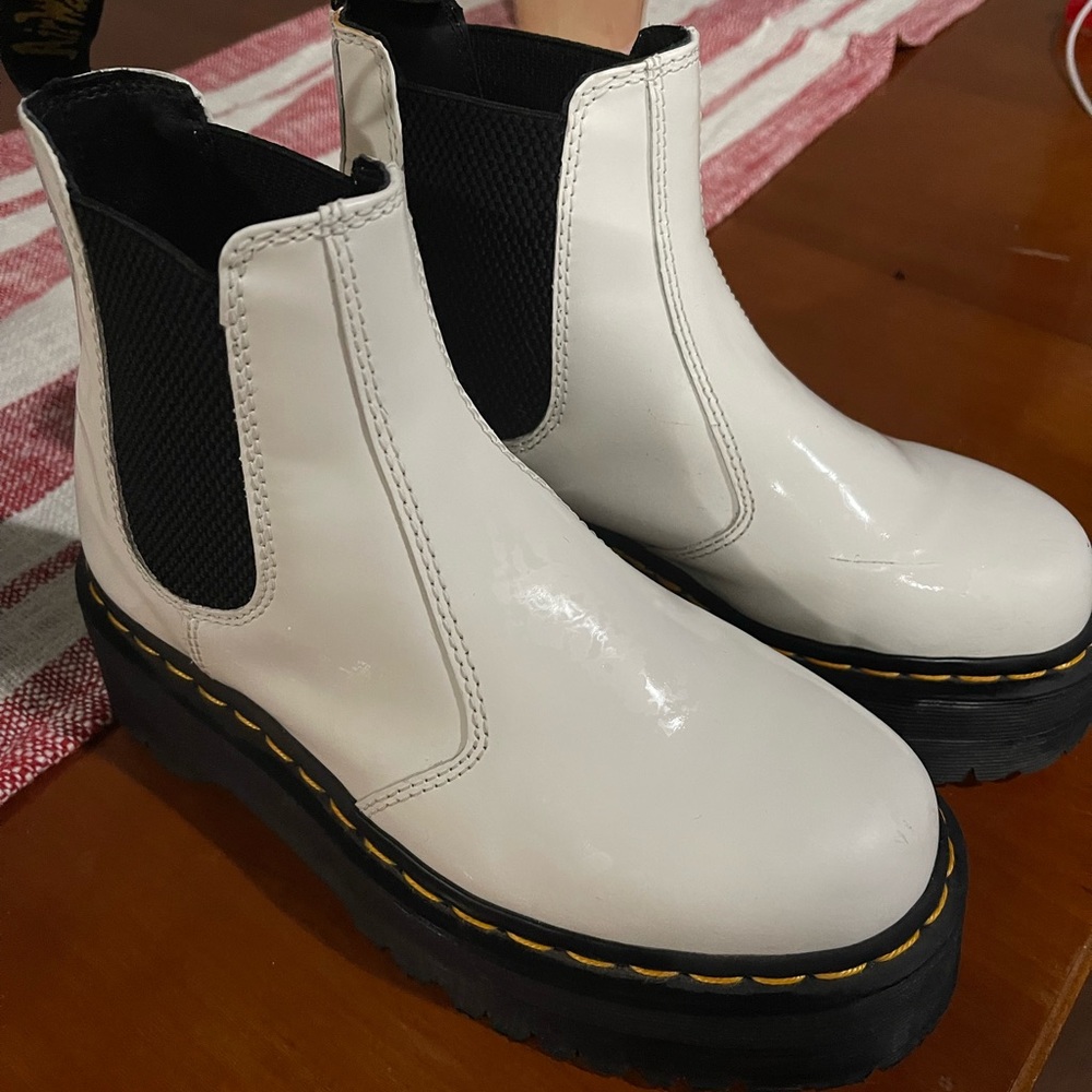 Dr. Martens 2976 Quad Smooth Leather Platform Chelsea Boots